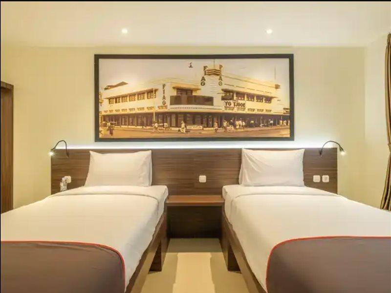 Super Oyo Collection O Hotel Pasar Baru Heritage Bandung Eksteriør bilde