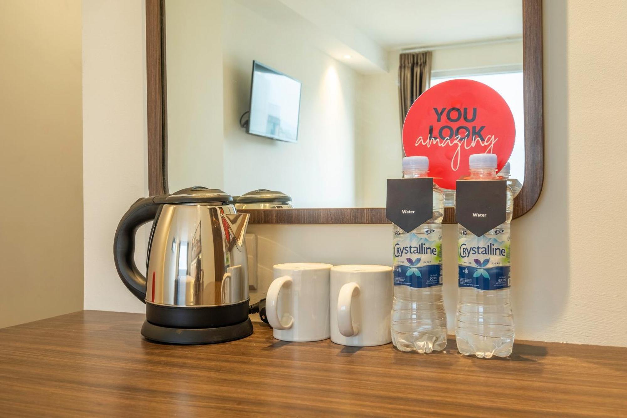 Super Oyo Collection O Hotel Pasar Baru Heritage Bandung Eksteriør bilde